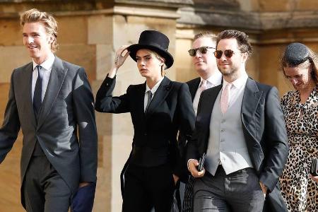 Cara Delevingne besuchte die Hochzeit von Prinzessin Eugenie und Jack Brooksband Cara Delevingne besuchte die Hochzeit von Prinzessin Eugenie und Jack Brooksband