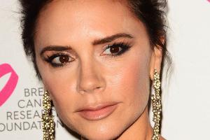 Victoria Beckham schenkt Sohn Romeo eigenen Tennisplatz