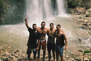 Zac Efron reist mit seinem Bruder und zwei Freunden durch Costa Rica
