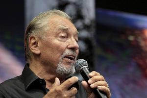 Karel Gott liegt wieder im Krankenhaus