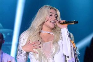 Kesha gibt Benefizkonzert nach Synagogen-Attentat in Pittsburgh
