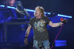 Guns N' Roses: Axl Rose überzeugt seine Kollegen trotz Krankheit
