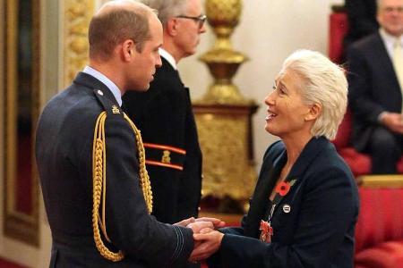 Emma Thompson mit Prinz William im Buckingham Palast