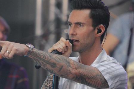 Singt Maroon-5-Frontmann Adam Levine 2019 beim Super Bowl?