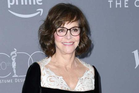 Schauspielerin Sally Field eröffnet in ihren Memoiren ein trauriges Geheimnis Schauspielerin Sally Field eröffnet in ihren Memoiren ein trauriges Geheimnis