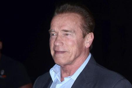 Arnold Schwarzenegger lebt schon seit vielen Jahren in seiner Wahlheimat, den Vereinigten Staaten von Amerika Arnold Schwarzenegger lebt schon seit vielen Jahren in seiner Wahlheimat, den Vereinigten Staaten von Amerika