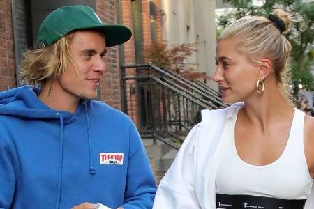 Justin Bieber und Hailey Baldwin sind seit Juli offiziell verlobt Justin Bieber und Hailey Baldwin sind seit Juli offiziell verlobt