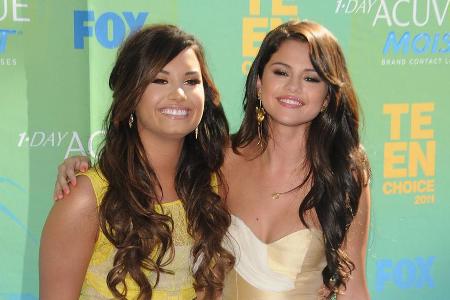 Demi Lovato (l.) und Selena Gomez kennen sich seit vielen Jahren Demi Lovato (l.) und Selena Gomez kennen sich seit vielen Jahren