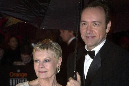 Judi Dench und Kevin Spacey bei einem gemeinsamen Auftritt 2002