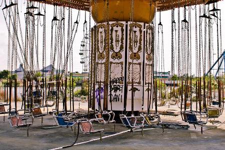 Dieses Karussell im Six Flags New Orleans hat schon lange aufgehört, sich zu drehen
