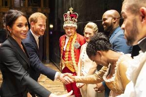 Prinz Harry singt Sekunden-Ständchen und alle rasten aus