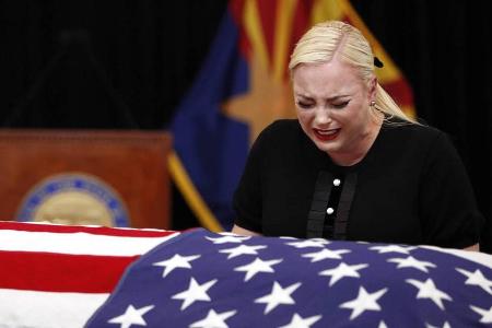 John McCains Tochter Meghan nimmt Abschied