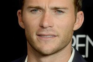 Scott Eastwood lässt sich nach dem Sex bewerten