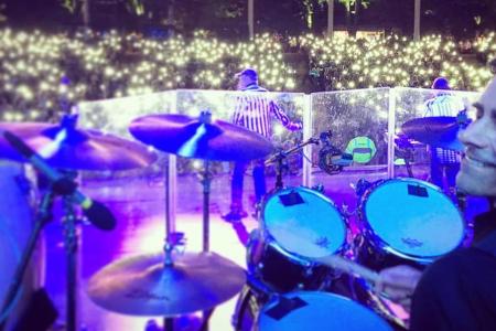 John Stamos trat gemeinsam mit den Beach Boys beim Ravinia-Festival auf John Stamos trat gemeinsam mit den Beach Boys beim Ravinia-Festival auf