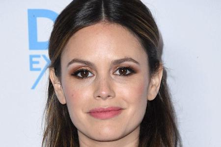 Rachel Bilson auf dem roten Teppich in Burbank, Kalifornien Rachel Bilson auf dem roten Teppich in Burbank, Kalifornien