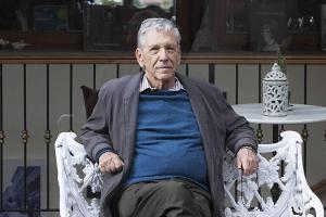 Mit 79 Jahren: Israelischer Schriftsteller Amos Oz ist gestorben