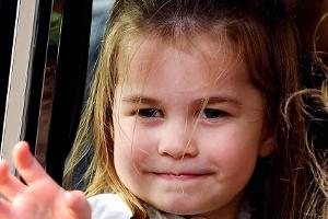 Prinzessin Charlotte legt royale Pinkelpause in einem Pub ein
