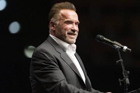 Arnold Schwarzenegger auf der Bühne in der Münchner Olympiahalle Arnold Schwarzenegger auf der Bühne in der Münchner Olympiahalle