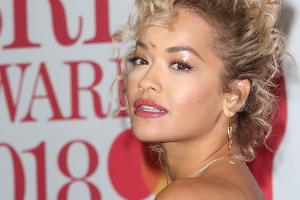 Rita Ora fühlte sich bei ihrem alten Label diskriminiert