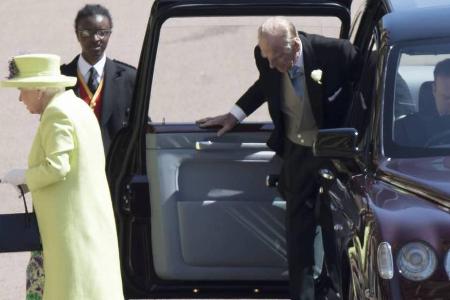 Die Queen und Prinz Philip bei ihrer Ankunft auf Schloss Windsor