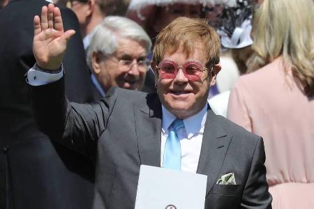 Elton John auf dem Weg in die St.-Georgs-Kapelle