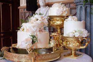 Der Hochzeitsempfang: Es gibt Lachs, Hochzeitstorte - und Reden