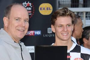 Fürst Albert II. und Mick Schumacher kicken für den guten Zweck