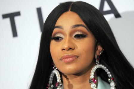 Rapperin Cardi B verriet Howard Stern das Geschlecht ihres Kindes Rapperin Cardi B verriet Howard Stern das Geschlecht ihres Kindes