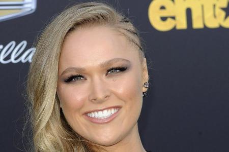 Ronda Rousey kann es kaum erwarten Mutter zu werden Ronda Rousey kann es kaum erwarten Mutter zu werden