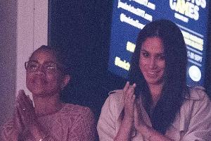 Mutter von Meghan Markle in London gelandet