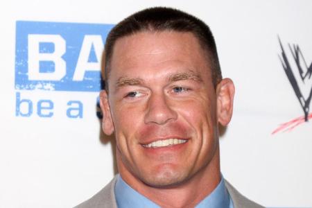 Mit dem Lächeln wäre er in der Tat der perfekte Ersatz: John Cena