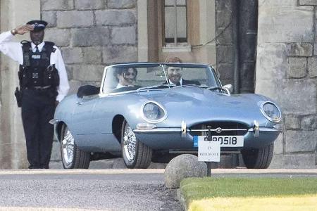 In diesem wunderschönen Elektro-Jaguar ging es für Prinz Harry und Herzogin Meghan zur Hochzeitsfeier