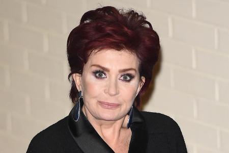 Sharon Osbourne hat ihren Pass zu Hause vergessen Sharon Osbourne hat ihren Pass zu Hause vergessen