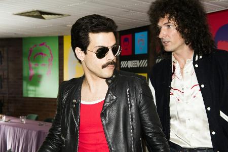 Rami Malek (l., Freddie Mercury) and Gwilym Lee (Brian May) im Film 