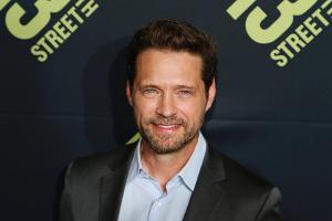 Fan-Liebling Jason Priestley präsentiert "Private Eyes" in München