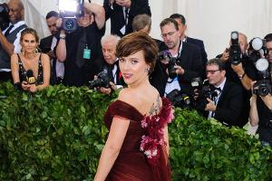 Met Gala: Scarlett Johansson trägt Kleid der Weinstein-Ex