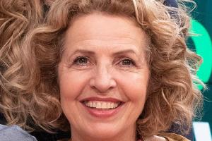 Schauspielerin Michaela May setzt auf Yoga - und Intervallfasten