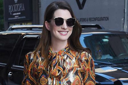 Für einen Spaziergang durch New York zeitlos im Vintage-Look: Anne Hathaway