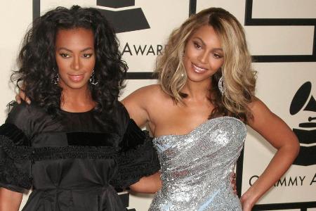 Beyoncé (rechts) und Solange Knowles bei einem gemeinsamen Auftritt Beyoncé (rechts) und Solange Knowles bei einem gemeinsamen Auftritt