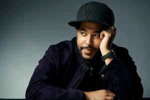 Adel Tawil veröffentlicht Video zu seiner WM-Hymne "Flutlicht"