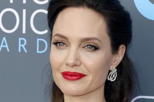 Angelina Jolie: Geburtstagsparty im Doppellooping
