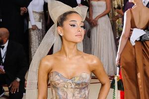 Ariana Grande kann ihr Glück mit Pete Davidson kaum fassen