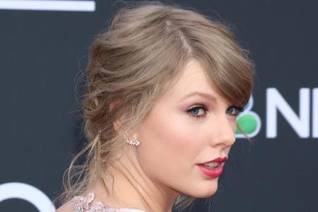 Sängerin Taylor Swift zeigte sich bei ihrem Manchester-Konzert tief bewegt Sängerin Taylor Swift zeigte sich bei ihrem Manchester-Konzert tief bewegt