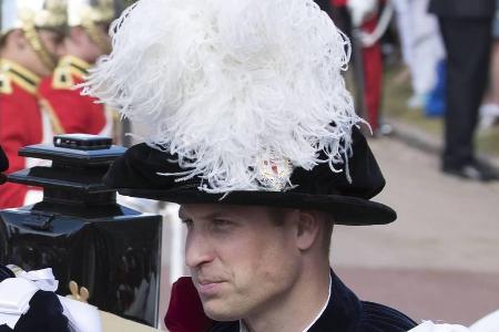 Prinz William in der Tracht des Hosenbandordens Prinz William in der Tracht des Hosenbandordens
