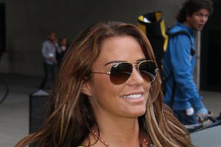 Katie Price möchte zum vierten Mal vor den Traualtar Katie Price möchte zum vierten Mal vor den Traualtar