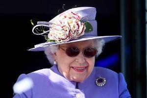 Queen Elizabeth II.: Darum trug sie zuletzt immer eine Sonnenbrille