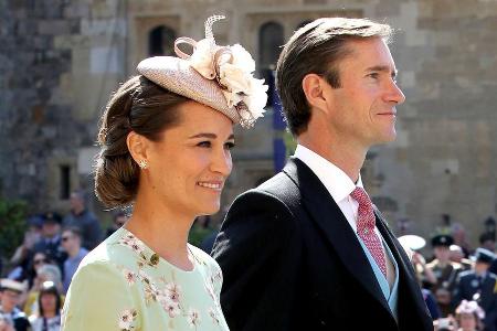 Pippa Middleton und ihr Ehemann James Matthews bei der Hochzeit von Prinz Harry und Herzogin Meghan am 19. Mai Pippa Middleton und ihr Ehemann James Matthews bei der Hochzeit von Prinz Harry und Herzogin Meghan am 19. Mai