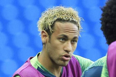 Brasiliens Neymar zeigt sich mit neuer Frisur bei der WM in Russland