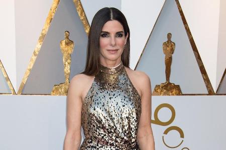 In diesem Kleid erschien Sandra Bullock bei der Oscar-Verleihung In diesem Kleid erschien Sandra Bullock bei der Oscar-Verleihung
