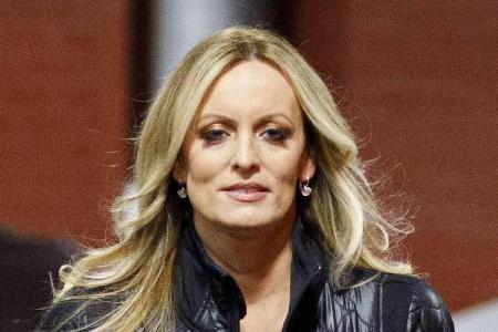 Porno-Darstellerin Stephanie Clifford aka Stormy Daniels will auspacken